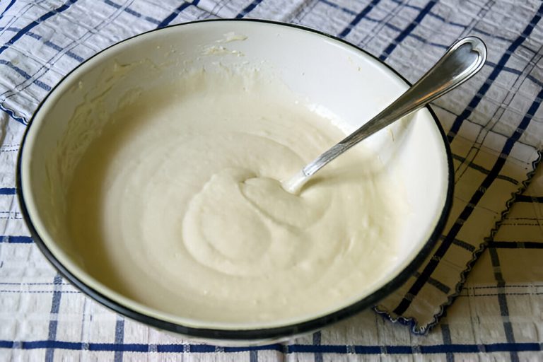 Toum Garlic Sauce Recipe